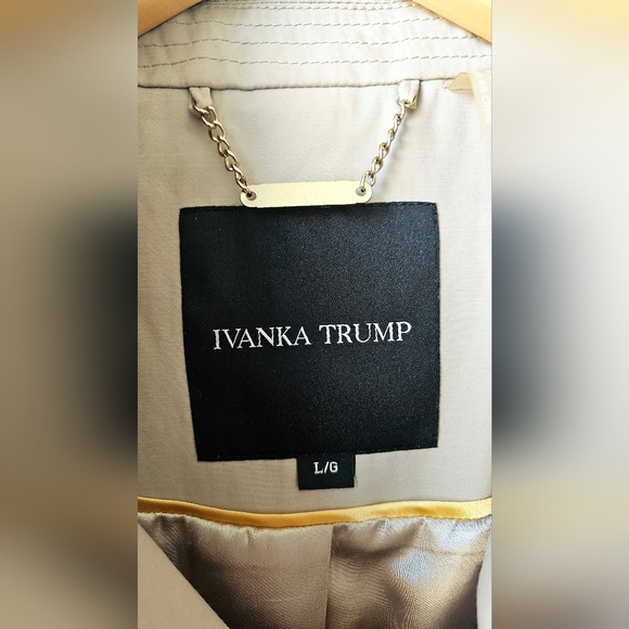 Ivanka Trump Beige Taupe Neutral Trench Coat Stand Collar Metal Loops Size L - Picture 6 of 9